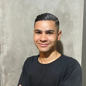 Arthur — Barbeiro da unidade Assunção