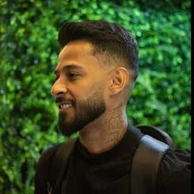 Caio César — Barbeiro da unidade Jardim Silvina